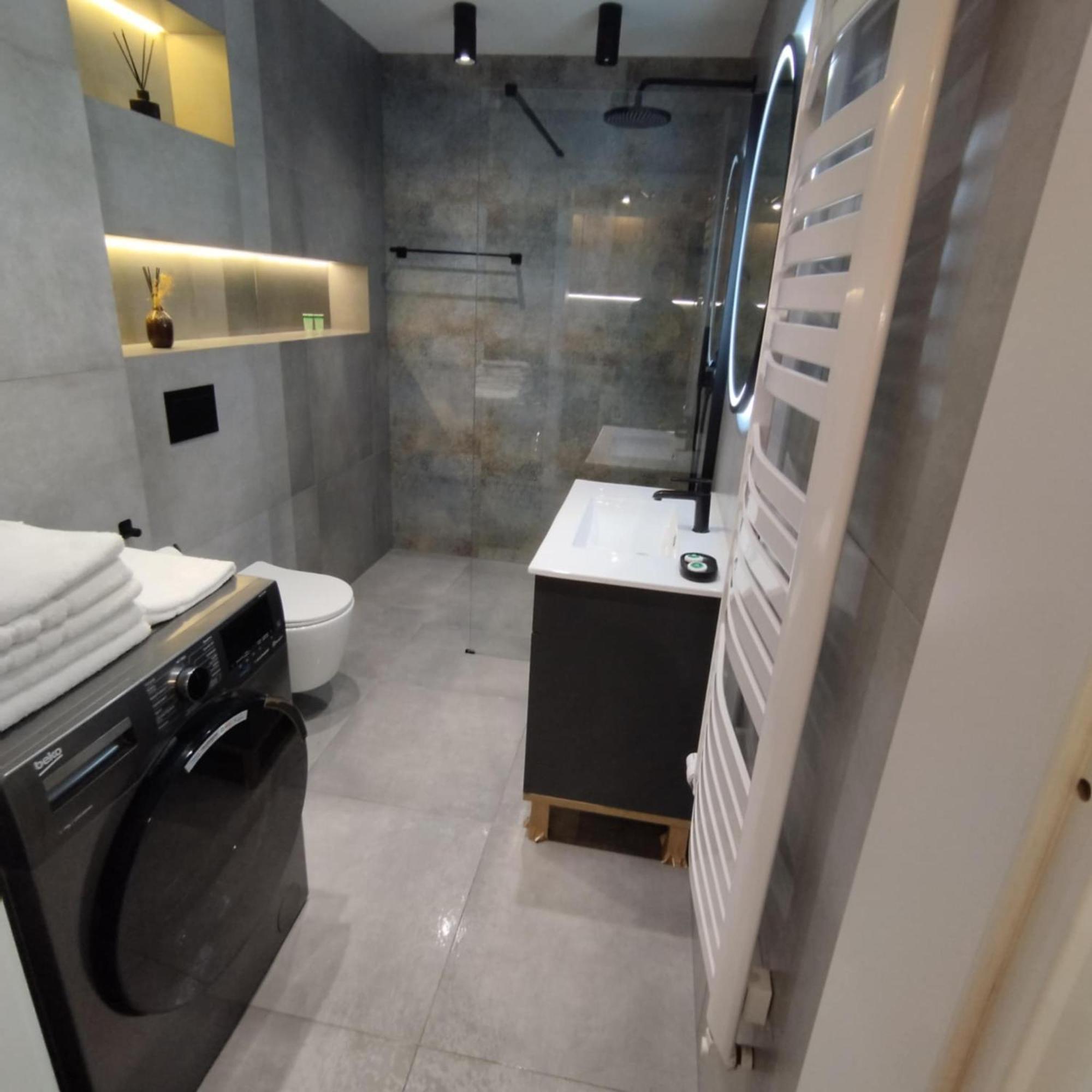 Mieszkanie W Nowoczesnym Halo Apartament W Centrum 弗罗茨瓦夫 外观 照片